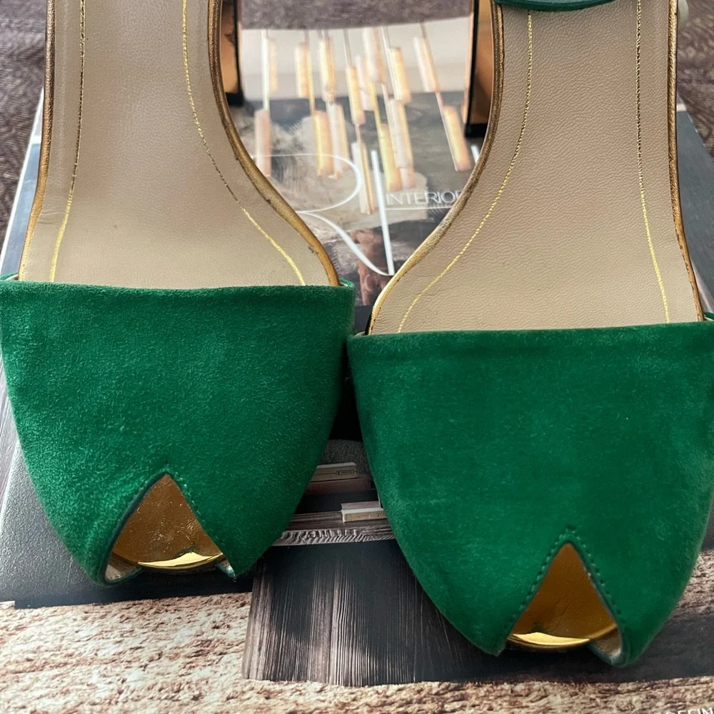 Gucci by Tom Ford RunwayGreen Suede Ankle-Tie High Heels with Metallic Gold Heel - Picture 4 of 8